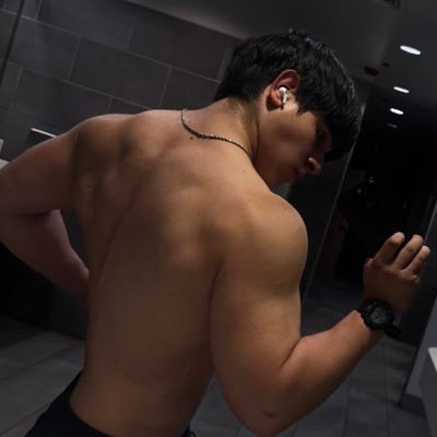 thri$t_uri€l's profile picture