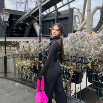 AyhaK89696's profile picture