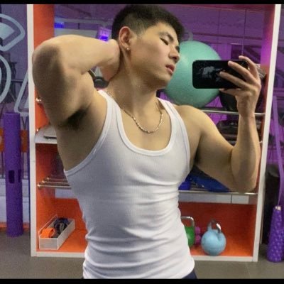 不穿内裤的学长's profile picture