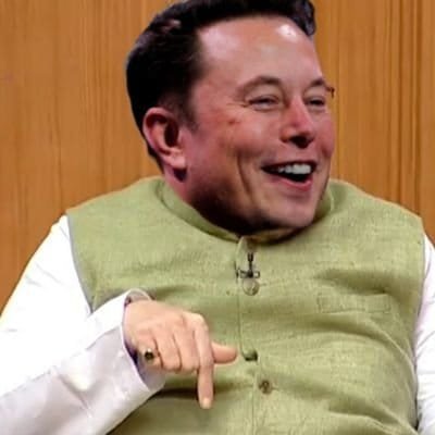 R𝕏's profile picture