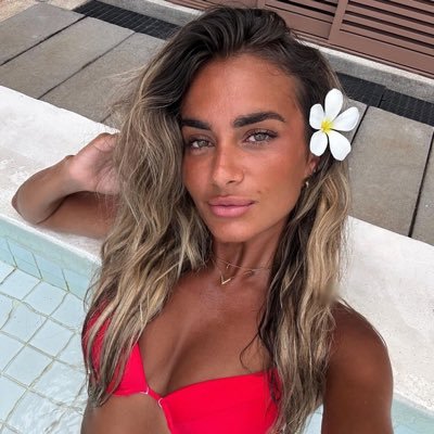 Lucia 🖤 🏴󠁧󠁢󠁥󠁮󠁧󠁿's profile picture