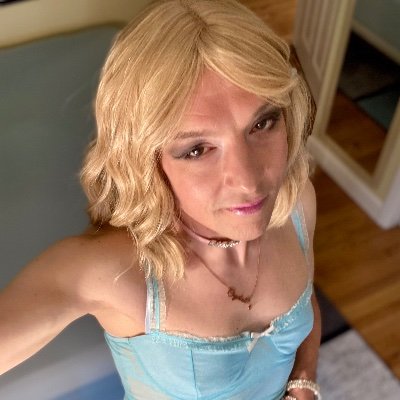 cdCrystal's profile picture