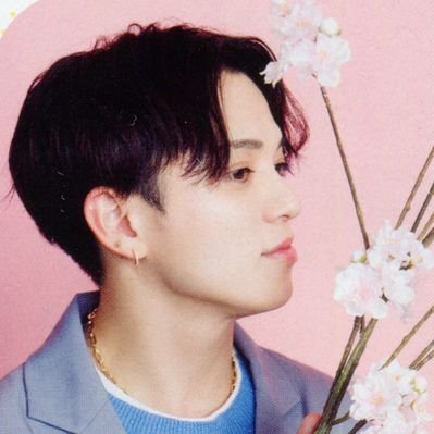 myuniverseO922's profile picture