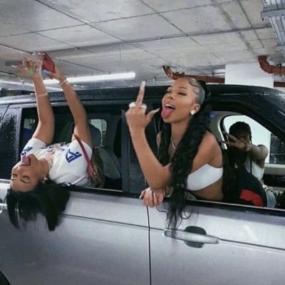 LesbiansonX's profile picture