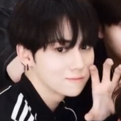 취향의 황윤성's profile picture