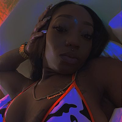 lookthisher's profile picture