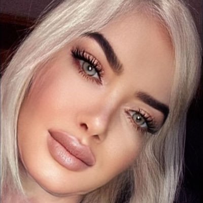 E⃠L⃠Y⃠'s profile picture