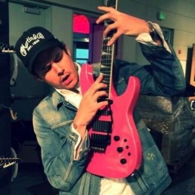 freefvlling's profile picture