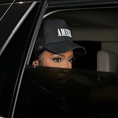 leemazin's profile picture