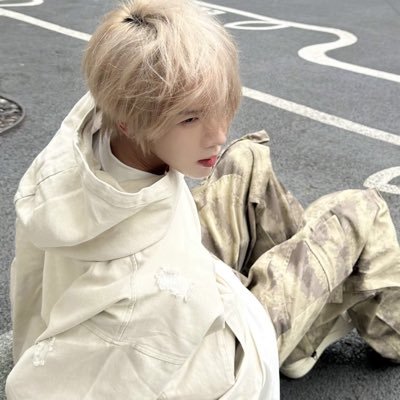 Long_Chen08's profile picture