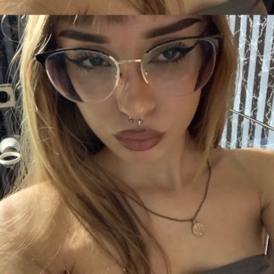 isa ೀ's profile picture