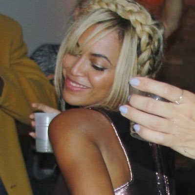 miss honeyzinha ☆'s profile picture