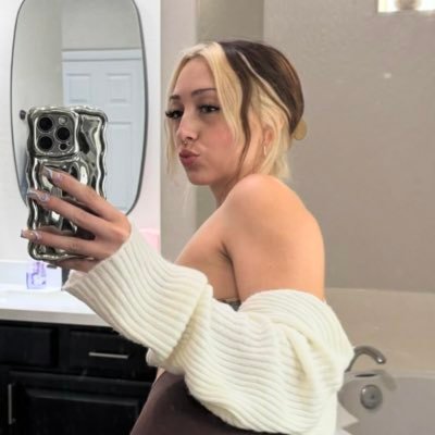 Ivy ball's profile picture