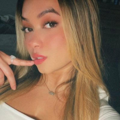 celiinamontoya's profile picture