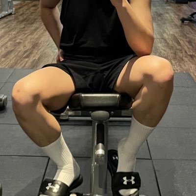 DERICK's profile picture