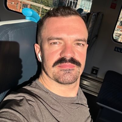 Jacob 🏳️🌈's profile picture