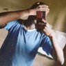 garçon seul profil fotoğrafı
