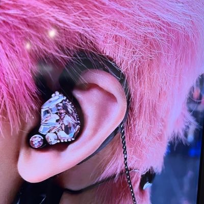 v__ta9512's profile picture