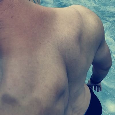 吃不胖的奶力(不常上线…)'s profile picture