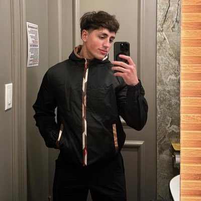 zezpena's profile picture
