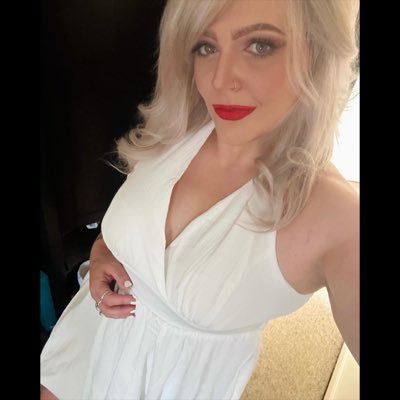 Elle's profile picture