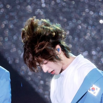 เฅฑ๐โฐ๐๐๐๐ฌ๐๐โ
. ห's profile picture