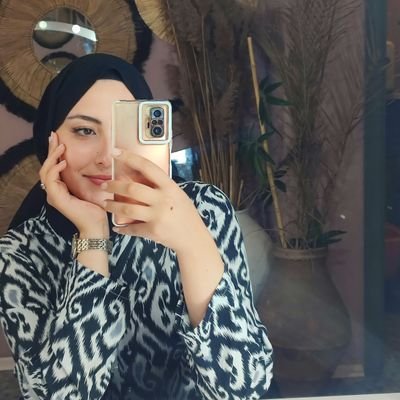 esrakyhn3's profile picture