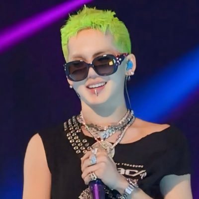 leni's profile picture