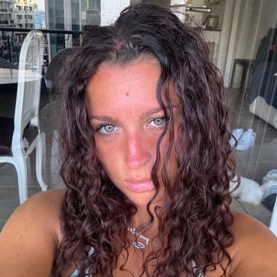 𝘚𝘩𝘢𝘯𝘢 ♪ ° .⋆°✵.*'s profile picture