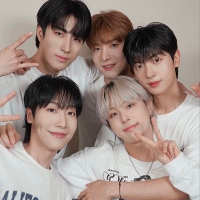 moved's profile picture