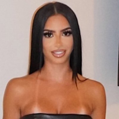 larabuche1's profile picture