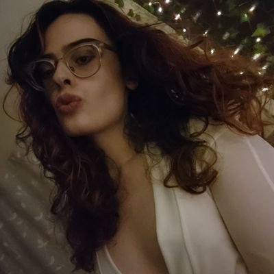 SultryMusings's profile picture