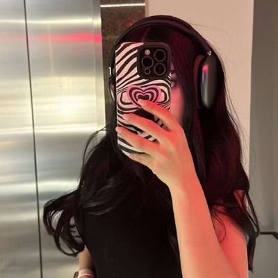ايفروندا🤤✨️'s profile picture