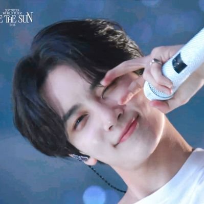 푱's profile picture