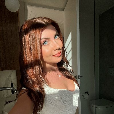 britishredheadx's profile picture