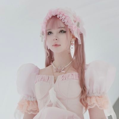 Alina 🌸's profile picture