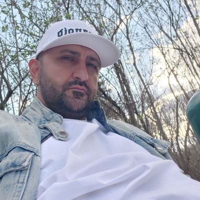 DamDami's profile picture