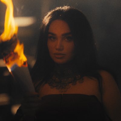 DereAram's profile picture
