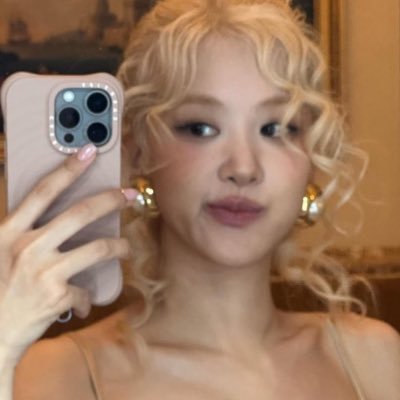 N ♡ ROSÉ's profile picture