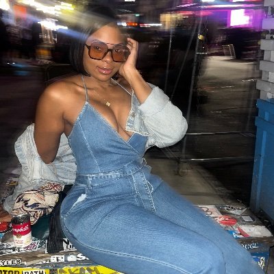 Instagram @TheVixenofSoulfood's profile picture