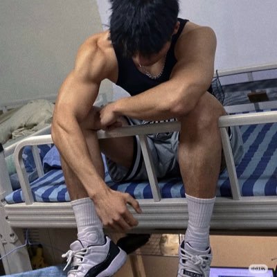 你的亲爹 粗口's profile picture
