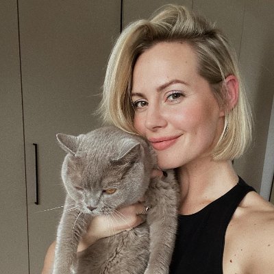 ChicArtsy08's profile picture