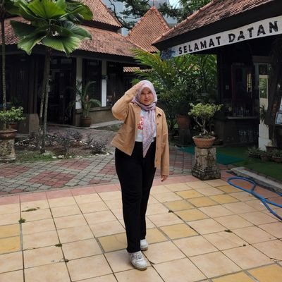 Anna J | Entertainment Blogger 💜🦔💎's profile picture
