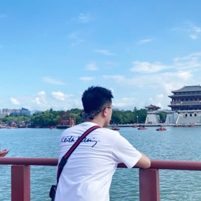 生蚝加牛奶's profile picture