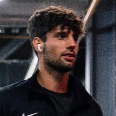 18REDS92's profile picture