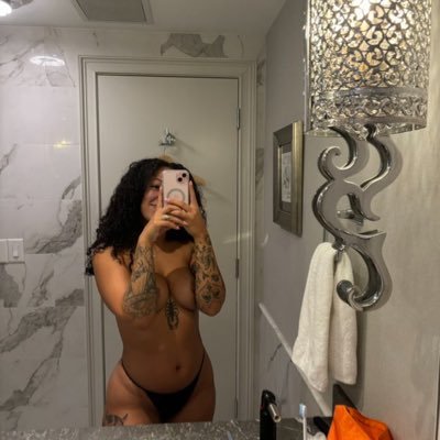 imlunarliv's profile picture