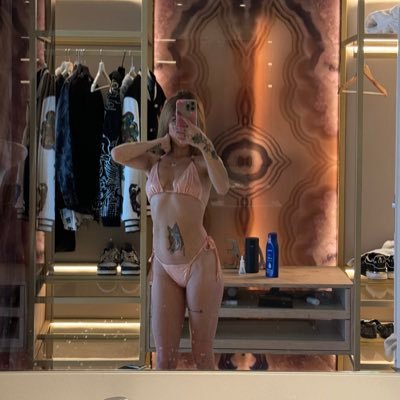 Ashley Ross's profile picture