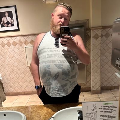 tlambertXXX's profile picture