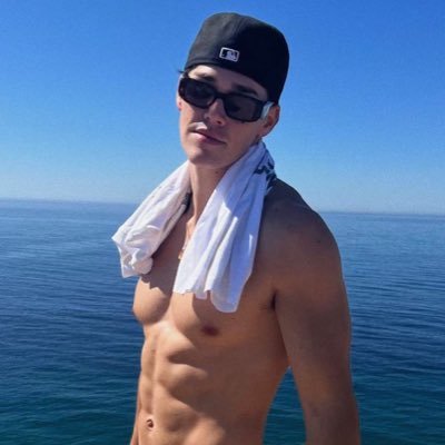 SecretInFrat's profile picture