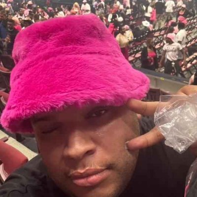 Chad The Writer🫶🏽🇧🇸's profile picture